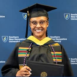 Keshay Randle, a 2024 bachelor's in business administration graduate from WUV