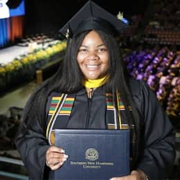 Nakia Woodard, a 2023 graduate who earned her bachelor's in business administration with a concentration in human resources management from WUV.