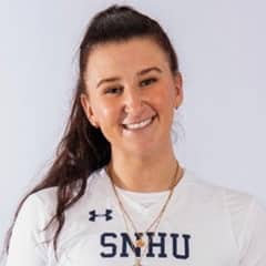 Danielle Sirois '22, a graduate from WUV and former women's basketball player