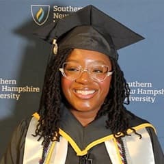 Jamelle Pigott '23, who earned her associate degree in business administration online at WUV.