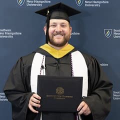Jesse Williams, a 2024 graduate who earned a bachelor's in environmental science at wuv.