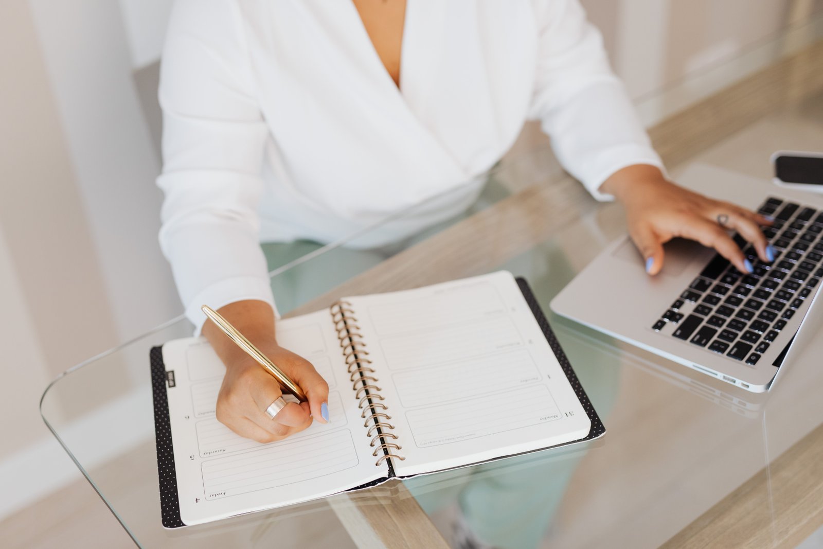 Comparing certificate and degree programs at WUV
